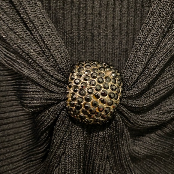 EUC Evie Women's Black Knotted Top - Picture 3 of 4